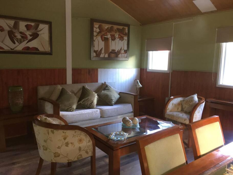 Hermosa Casa - 3 *
